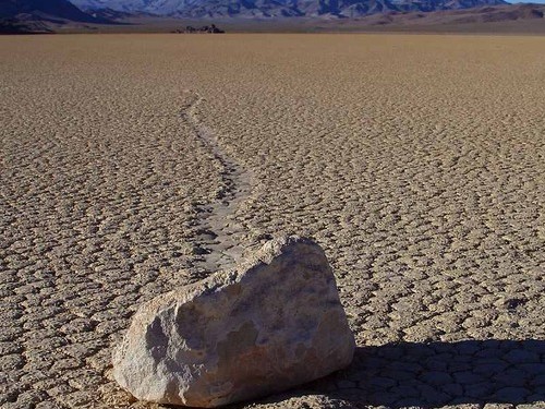 Vandrande sten Death Valley